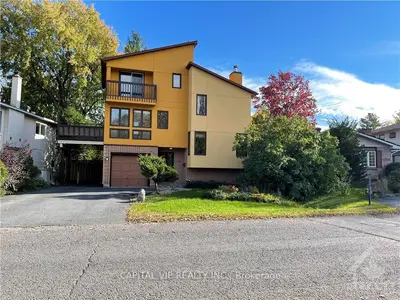 2754 HOWE Street, Britannia - Lincoln Heights and Area, ON K2B 6W9