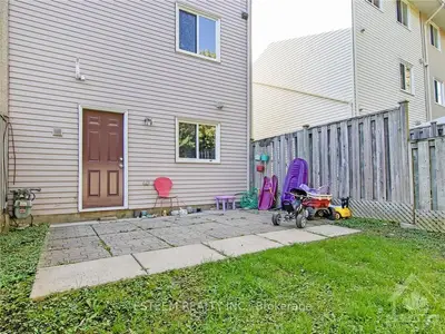 1965 Greenway Park Lane, Blackburn Hamlet, On K1b 5a8