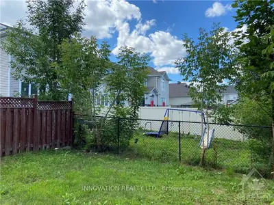 300 Parkin Circle, Blossom Park - Airport And Area, On K1t 4g8