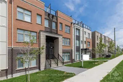 817 MIKINAK Road, Manor Park - Cardinal Glen and Area, ON K1K 4Z9