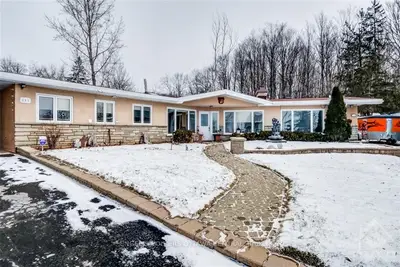 283 MICHEL Circle, Vanier and Kingsview Park, ON K1L 7P4
