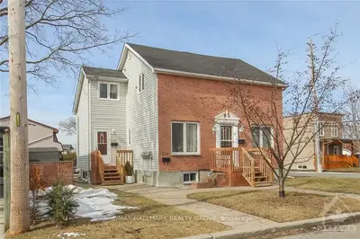 368 MONTFORT Street, Vanier and Kingsview Park, ON K1L 6W6