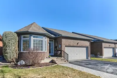 314 WISTERIA Crescent, Hunt Club - Windsor Park Village and Area, ON K1V 0N4