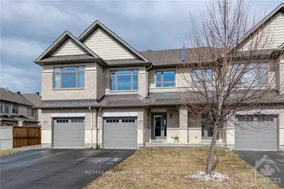137 WOODHURST Crescent, Stittsville - Munster - Richmond, ON K2S 0T5