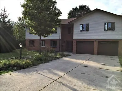 1 CRANBERRY Crescent, North Grenville, ON K0G 1J0