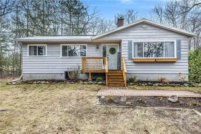 671 BAYVIEW Drive, Constance Bay - Dunrobin - Kilmaurs - Woodlawn, ON K0A 3M0