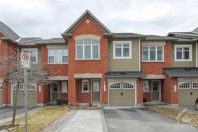 257 SILVERMOON Crescent, Orleans - Cumberland and Area, ON K4A 0R1
