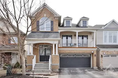 242 HELM Circle, Stittsville - Munster - Richmond, ON K2S 0G2