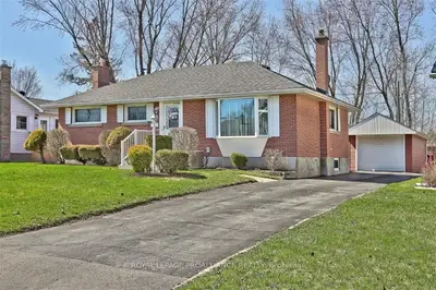 32 SEVENOAKS Avenue, Brockville, ON K6V 2V3