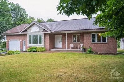 4023 CARP Road, Carp - Huntley Ward, ON K0A 2L0
