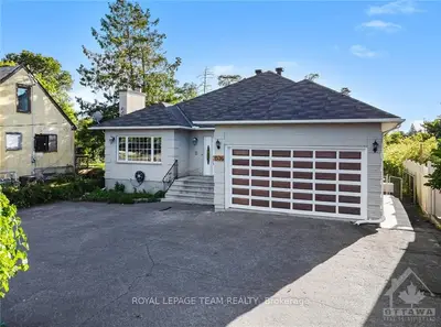 1536 PRINCE OF WALES Drive, Mooneys Bay - Carleton Heights and Area, ON K2C 1P1