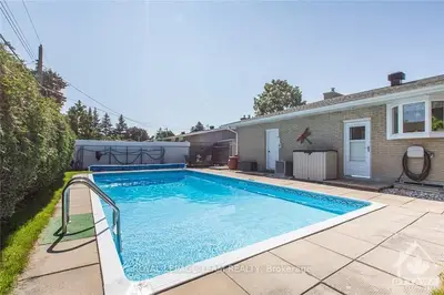 24 Harwick Crescent, Bells Corners And South To Fallowfield, On K2h 6r1