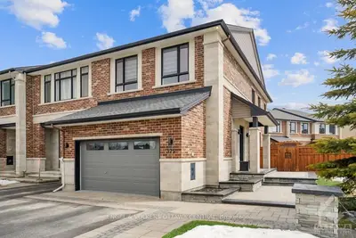 375 COOKS MILL Crescent, Blossom Park - Airport and Area, ON K1V 2N2