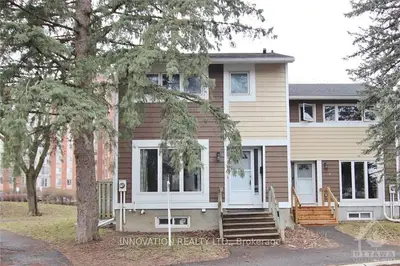319 Stowe Court, Kanata, ON K2K 1Z6