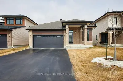 813 PERGOLA Place, Leitrim, ON K1T 0T8