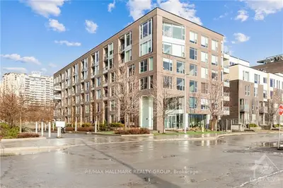 300 LETT Street 212, West Centre Town, ON K1R 0A8