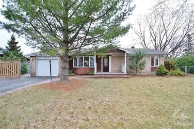 172 WITHROW Avenue, Meadowlands - Crestview and Area, ON K2G 3N8
