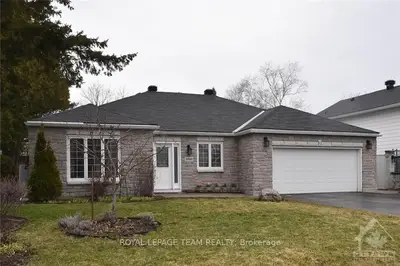 1818 DUNKIRK Crescent, Alta Vista and Area, ON K1H 5T4