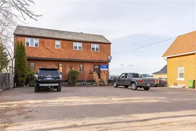 377 NELSON Street, Pembroke, ON K8A 3N5