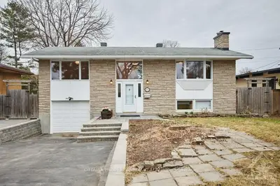 2641 COLMAN Street, Billings Bridge - Riverside Park and Area, ON K1V 8J7