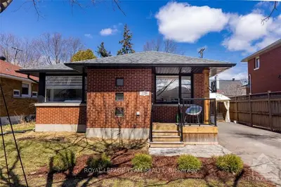 2039 NEEPAWA Avenue, Carlingwood - Westboro and Area, ON K2A 3L7