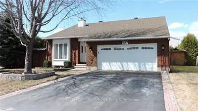 1667 Westport Crescent, Orleans - Convent Glen And Area, On K1c 6c4