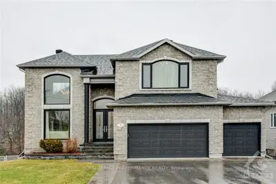 9 DE LA RIVE Street, Russell, ON K0A 1W0