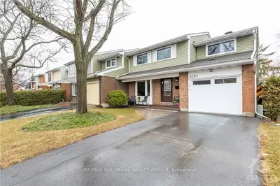 6257 PADDLER Way, Orleans - Convent Glen and Area, ON K1C 2G5