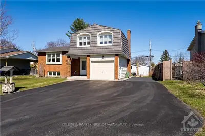 373 PHOENIX Crescent, Orleans - Cumberland and Area, ON K1E 1V6