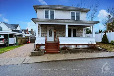 10 MAPLE Street, Brockville, ON K6V 5L6