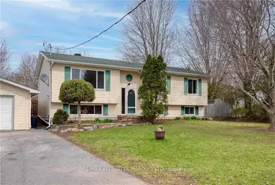 18565 BURNS CHURCH Street, South Glengarry, ON K0C 1S0