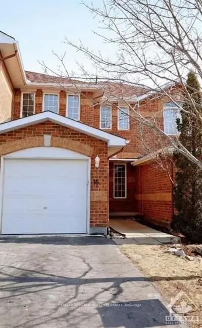 16 Palton Avenue, Kanata, On K2w 1g4