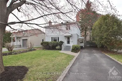 523 NEIGHBOURHOOD Way, Alta Vista and Area, ON K1G 0J3