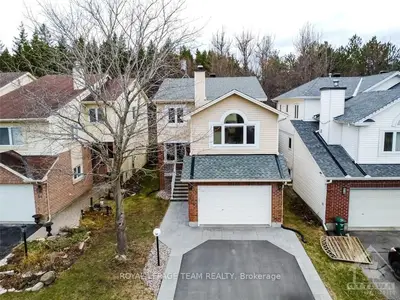 52 FLORIZEL Avenue, Bells Corners and South to Fallowfield, ON K2H 9R2