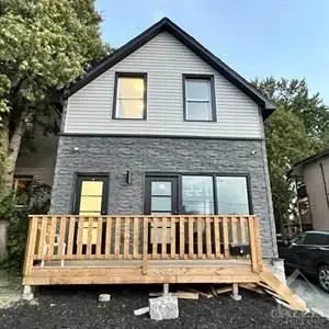 220 Mcarthur Avenue 3, Vanier And Kingsview Park, On K1l 6p5