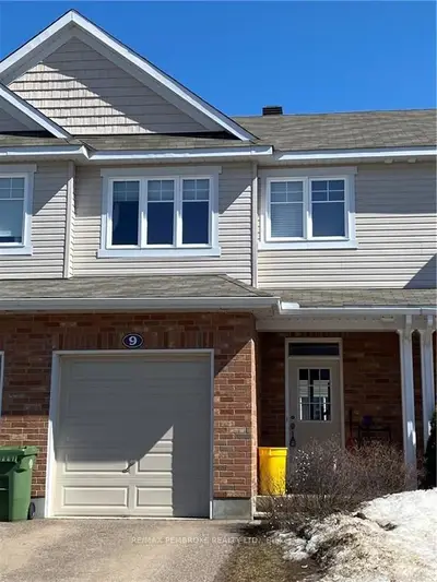 9 MCNAMARA Street, Petawawa, ON K8H 0C4
