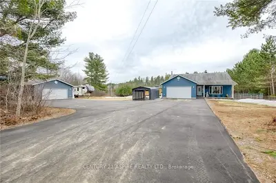 48 PLUM TREE Lane, Petawawa, ON K8H 2W8