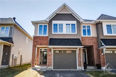 221 HAWKMERE Way, Blossom Park - Airport and Area, ON K1T 3W7