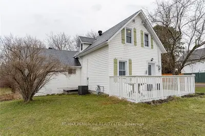 32 MAIN Street, Laurentian Hills, ON K0J 1J0