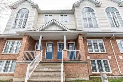 127 WHARHOL, Bells Corners and South to Fallowfield, ON K2H 1G7