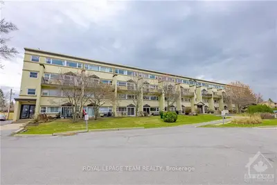 12 CORKSTOWN Road 211, Crystal Bay - Rocky Point - Bayshore, ON K2H 5B3