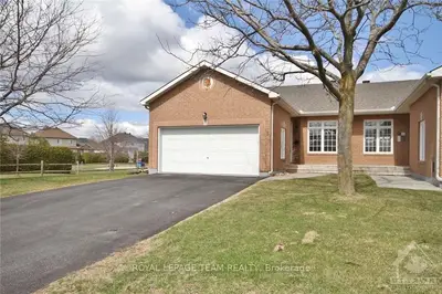 5 SAMARA Place, Stittsville - Munster - Richmond, ON K2S 2B2