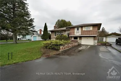 33 SAVUTO Way, Meadowlands - Crestview and Area, ON K2G 2S9