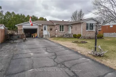 48 COOK Street, Laurentian Hills, ON K0J 1J0