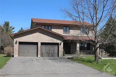 1327 D'ARCY Street, Greely - Metcalfe - Osgoode - Vernon and Area, ON K4P 1A4