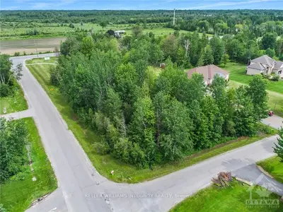 1014 RICK HANSEN Crescent, Greely - Metcalfe - Osgoode - Vernon and Area, ON K4P 1M4