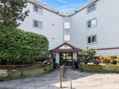 318 LORRY GREENBERG Drive 116, Hunt Club - South Keys and Area, ON K1T 2P4