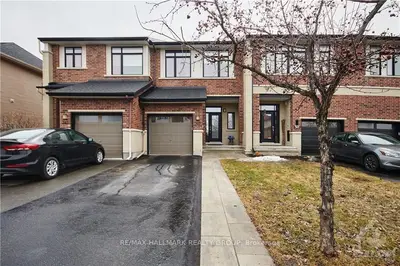 345 COOKS MILL Crescent, Blossom Park - Airport and Area, ON K1V 2N3