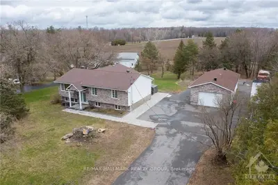 1583 DUNNING Road, Orleans - Cumberland and Area, ON K4C 1L7