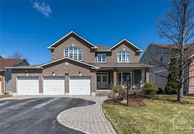24 FRANKLIN CATHCART Crescent, Stittsville - Munster - Richmond, ON K2S 2A7